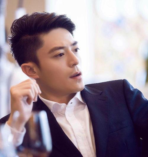 霍建华现在生活照,低调生活，幸福满满